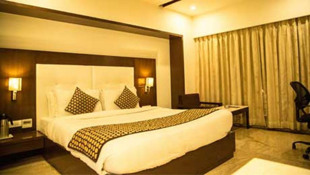 Hotel Grand Thakar Rajkot Exterior foto